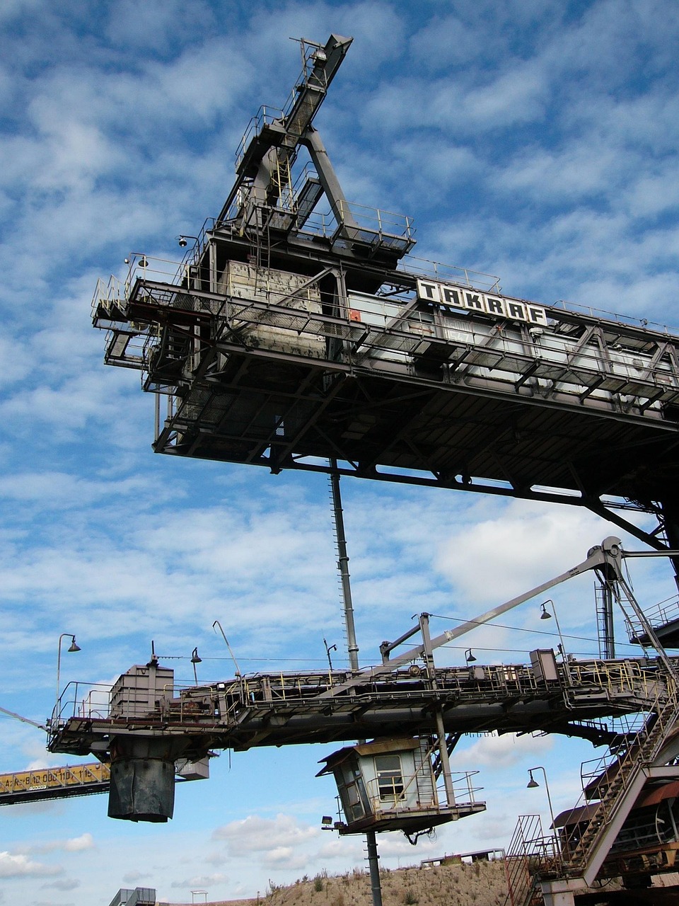 Mining supplier WhatsApp business page with services and compliance credentials